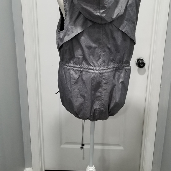 Lou and Gray utility vest 3/$20 - Picture 3 of 10